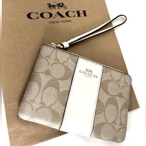 COACH Beige Leather Signature Logo Corner Zip Wristlet NEW
